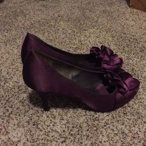 Purple dressy shoes